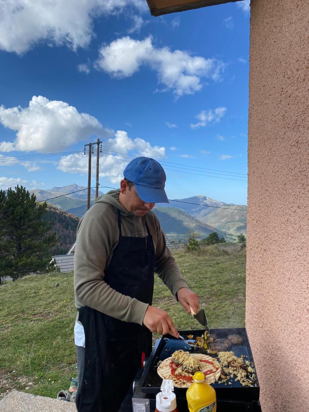 Gite Avec Vue Exceptionnelle Sur Les Montagnes Camurac Esterno foto